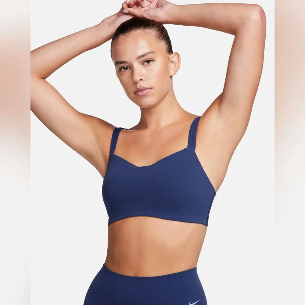 ✨️✨️NWT✨️✨️ Nike Zenvy Strappy Womens Light-Support Padded Sports Bra